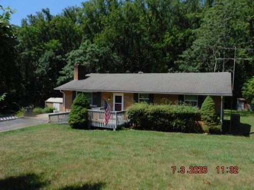 6392 Peaceful Dr, Salem, VA, 24153-9310 | Card Image