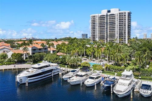 602-3598 Yacht Club Dr, Aventura, FL, 33180-4402 | Card Image