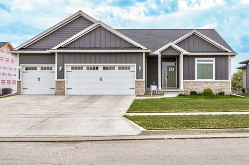 209 Cedar Dr, Gilbert, IA, 50105-2101 | Card Image