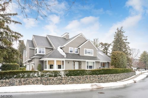 122 Brewster Rd, Wyckoff, NJ, 07481-2155 | Card Image