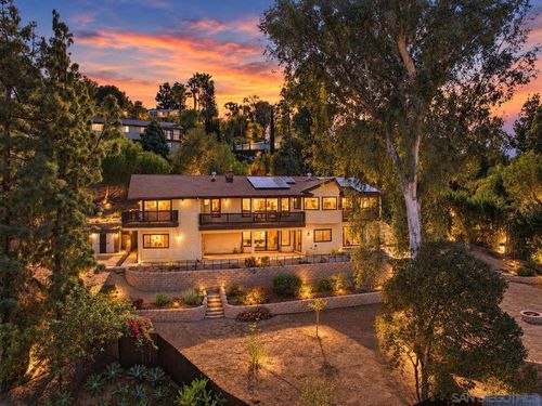1521 Shadow Knolls Ln, El Cajon, CA, 92020-8456 | Card Image