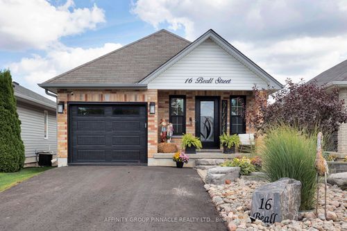 16 Beall St, Lindsay, ON, K9V6J6 | Card Image