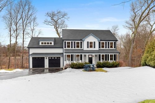 69 Forest St, Middleton, MA, 01949-2014 | Card Image