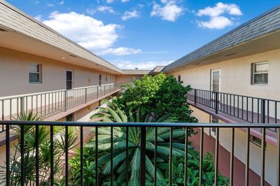 102 - 504 Davis Road, Condo with 2 bedrooms, 2 bathrooms and null parking in Palm Springs FL | Image 1