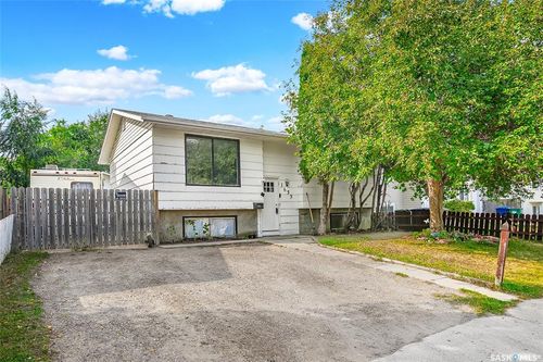 1633 Av B N, Saskatoon, SK, S7L1H2 | Card Image