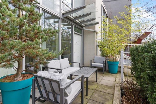 37 Keefer Place, Townhouse with 1 bedrooms, 1 bathrooms and 1 parking in Vancouver BC | Image 4