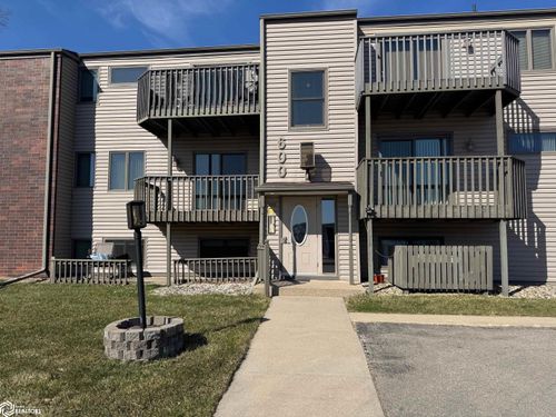 600 #A2 Briarstone Dr, Mason City, IA, 50401-4614 | Card Image