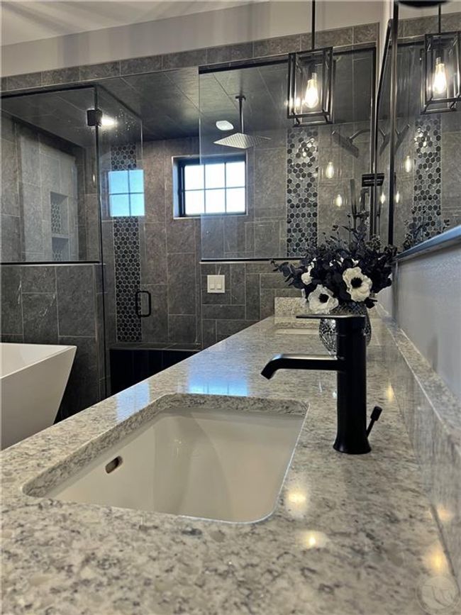 Main bath details | Image 25