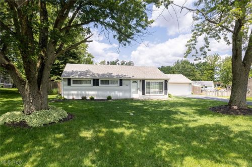 9868 Ridgewood Dr, Twinsburg, OH, 44087-1229 | Card Image