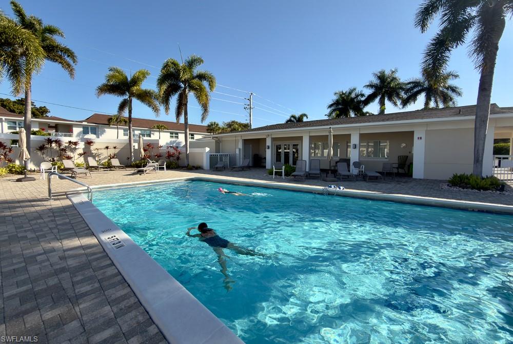 Residential in NAPLES 3