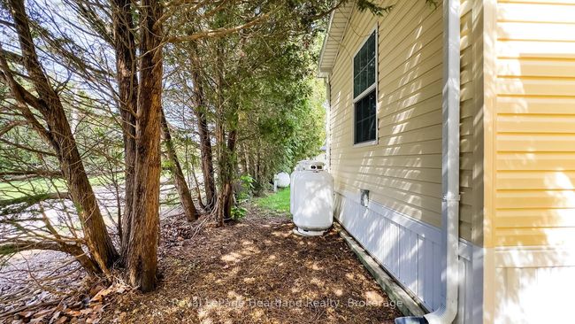 10 Bloomsbury Dr, Home with 2 bedrooms, 1 bathrooms and 2 parking in Goderich ON | Image 44