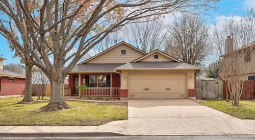 605 Elizabeth Ln, Bastrop, TX, 78602-3156 | Card Image