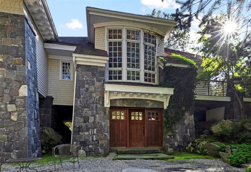 12 Bishop Park Rd, Pound Ridge, NY, 10576-1300 | Card Image