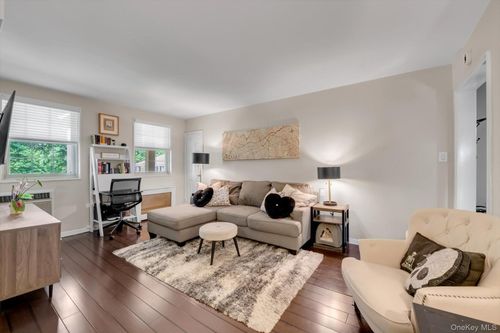 b-69-33 210th St, Oakland Gardens, NY, 11364-2504 | Card Image