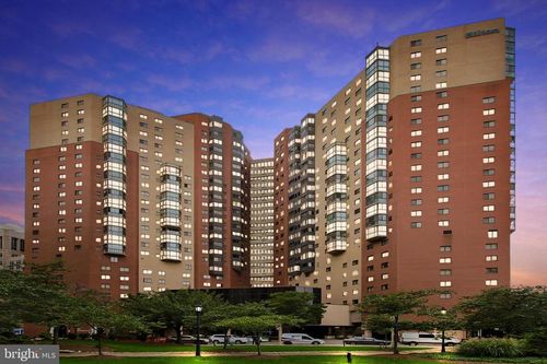 1109-900 N Stafford St, ARLINGTON, VA, 22203-4126 | Card Image