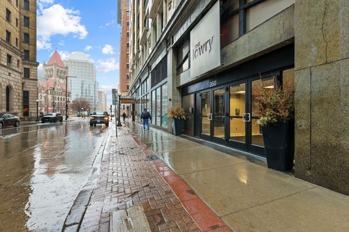 unit-512-350 Saint Peter St, Saint Paul, MN, 55102-1504 | Card Image