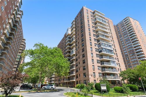 15j-42-55 Colden Street, New York, NY, 11355 | Card Image