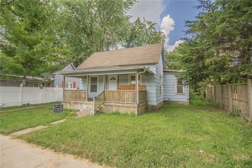 2208 Marshall Ave, Mattoon, IL, 61938-5108 | Card Image