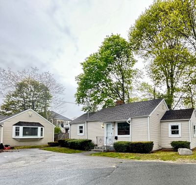 22 Oak Neck Rd, Home with 5 bedrooms, 2 bathrooms and 4 parking in Barnstable MA | Image 1