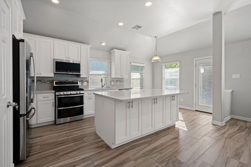 146 S Star Ridge Cir, The Woodlands, TX, 77382-1463 | Card Image