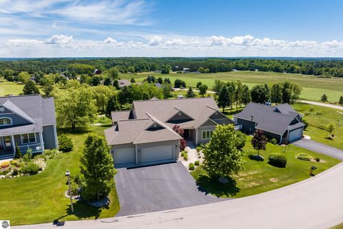 2536 W Crown Dr, Traverse City, MI, 49685-6716 | Card Image