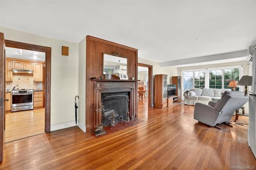 10 Edna St, White Plains, NY, 10606-2002 | Card Image