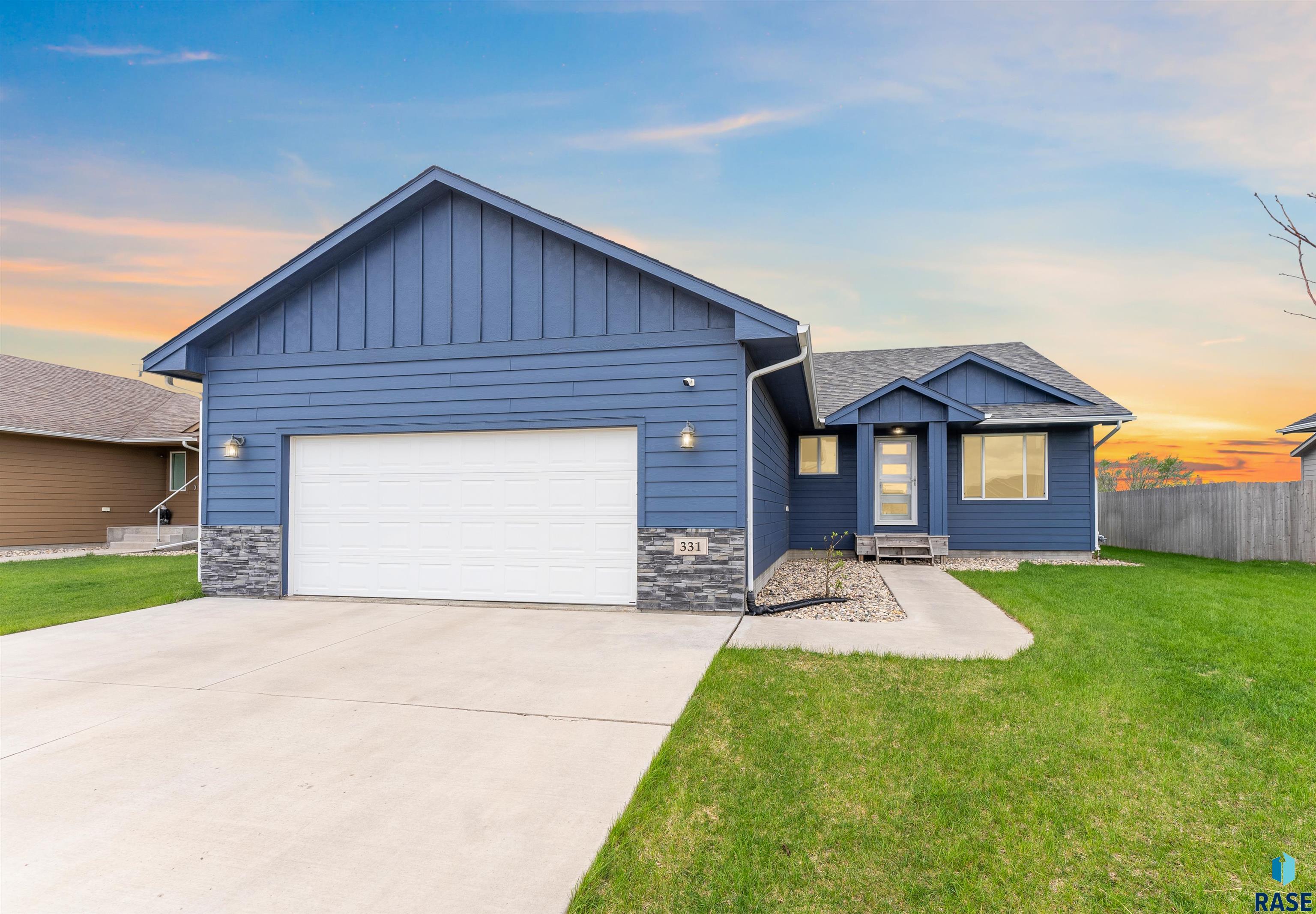 Thelma Ave, Harrisburg, SD 57032