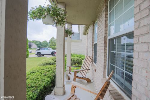56798 Winding Creek Dr, Macomb, MI, 48042-1186 | Card Image