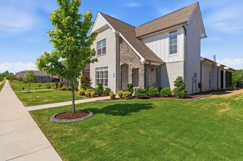 6059 Parkhaven Blvd, Hermitage, TN, 37076-2172 | Card Image