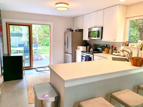 61 Kings Point Rd, East Hampton, NY, 11937-3009 | Card Image