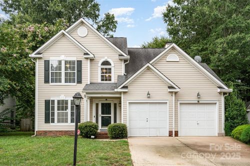9526 Nettle Dr, Charlotte, NC, 28216-1758 | Card Image
