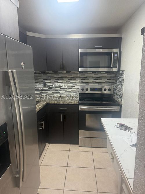 s106-6095 W 18th Ave, Hialeah, FL, 33012-6127 | Card Image