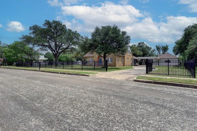 266 Monroe St, House other with 3 bedrooms, 3 bathrooms and 3 parking in Giddings TX | Image 29
