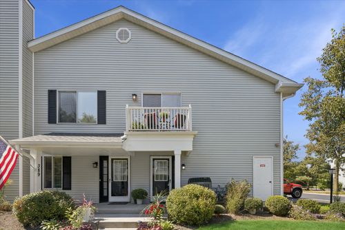 4-383 Coventry Ct, Clarendon Hills, IL, 60514-3302 | Card Image