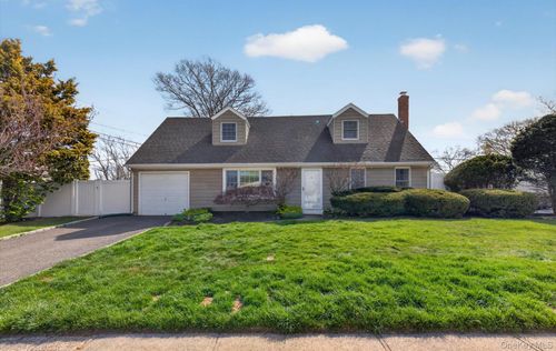 77 Miller Avenue, Brookhaven, NY, 11776 | Card Image