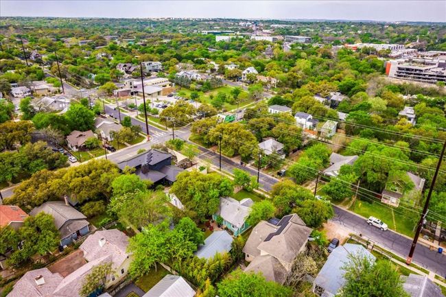 1713 S 5 Th St, House other with 2 bedrooms, 1 bathrooms and 2 parking in Austin TX | Image 30