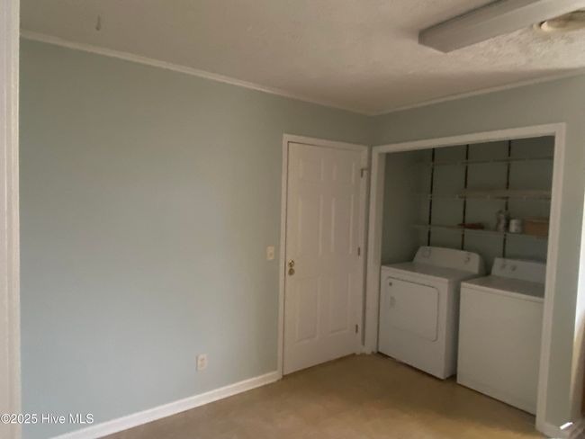 B - 317 Fayetteville Ave, Home with 2 bedrooms, 1 bathrooms and 1 parking in Carolina Beach NC | Image 6