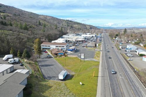 1633 Highway 99 N, Ashland, OR, 97520-9168 | Card Image