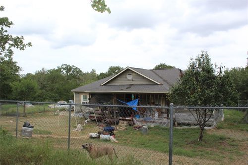 332 Thousand Oaks Dr, Cedar Creek, TX, 78612-3397 | Card Image
