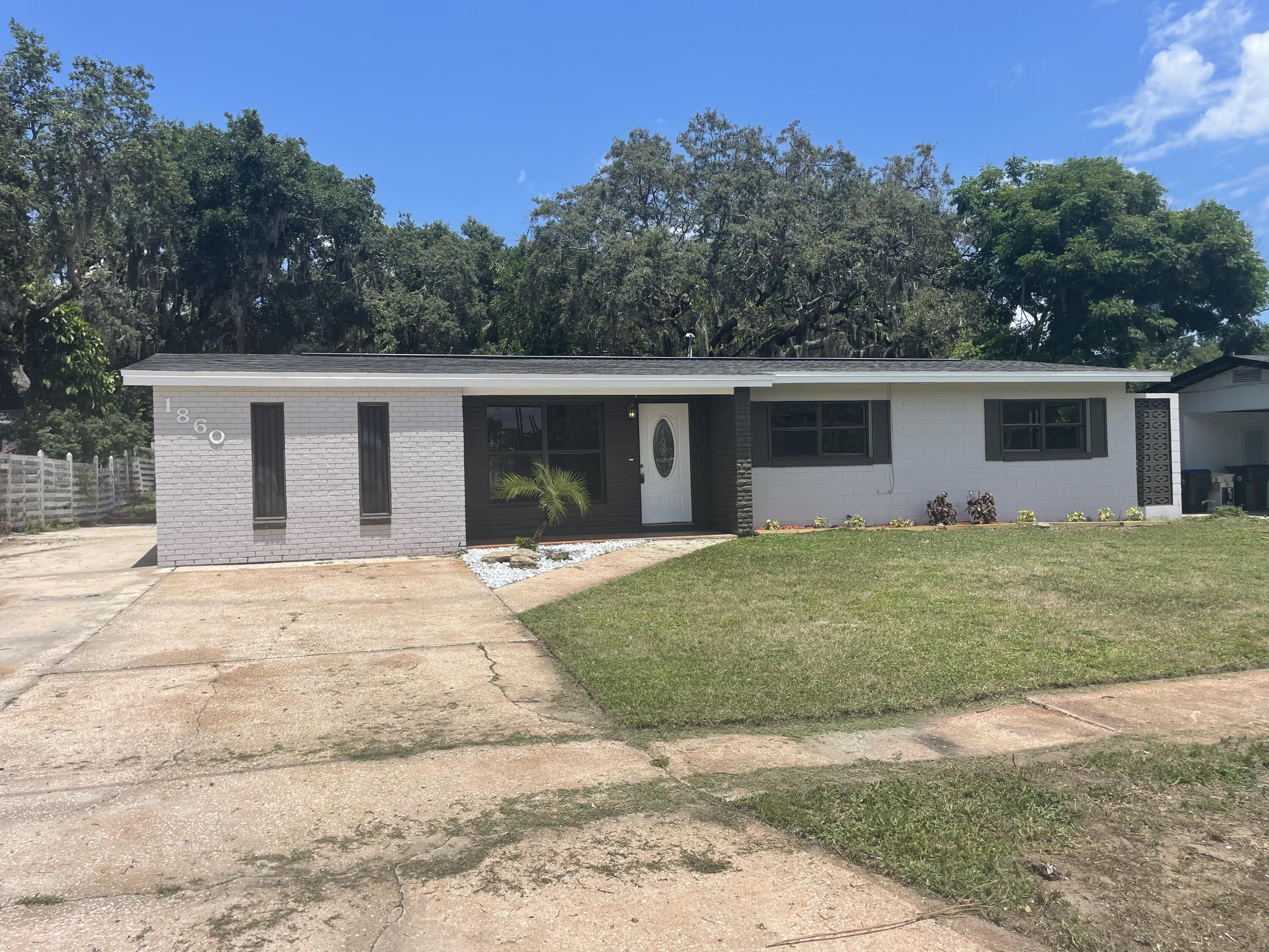 Augustine Dr, Titusville, FL 32796