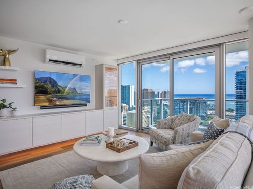 3418r-1500 Rycroft St, Honolulu, HI, 96814-7069 | Card Image