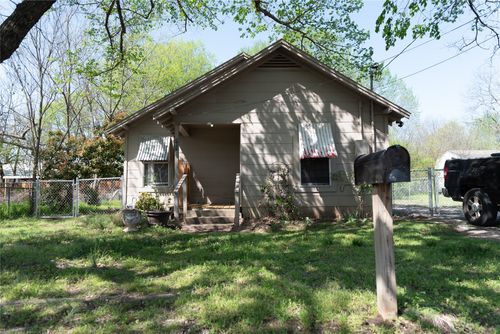 707 Ritchey St, Gainesville, TX, 76240-3532 | Card Image