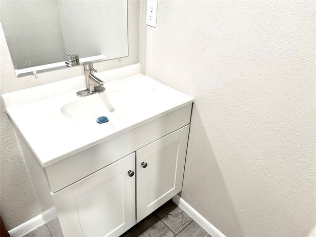 UNIT B - 1/2 BATH | Image 23