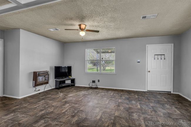 13420 E Richardson Ln, House other with 2 bedrooms, 2 bathrooms and null parking in Coleman OK | Image 6