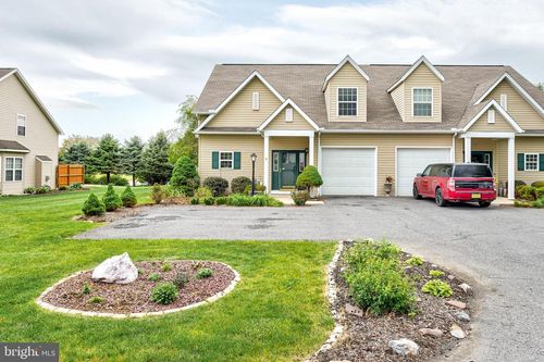 415 Stony Pointe Dr, BELLEFONTE, PA, 16823-7614 | Card Image