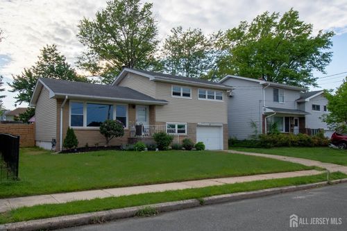 11 Monush St, South River, NJ, 08882-1109 | Card Image