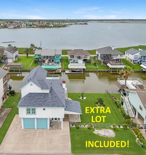 7 N Flamingo St, La Marque, TX, 77568-6527 | Card Image