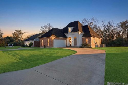 11721 N Milstead Pl, Baton Rouge, LA, 70818-2651 | Card Image