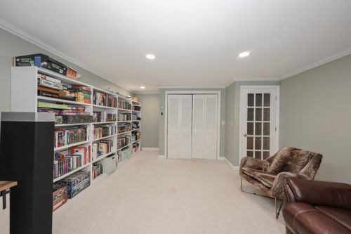 1 Woodridge Rd, Durham, NH, 03824-2917 | Card Image