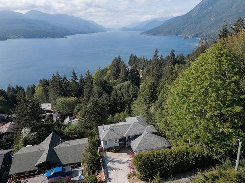 5872 Deerhorn Dr, Sechelt, BC, V7Z0E1 | Card Image